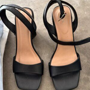 Size 8 black heels